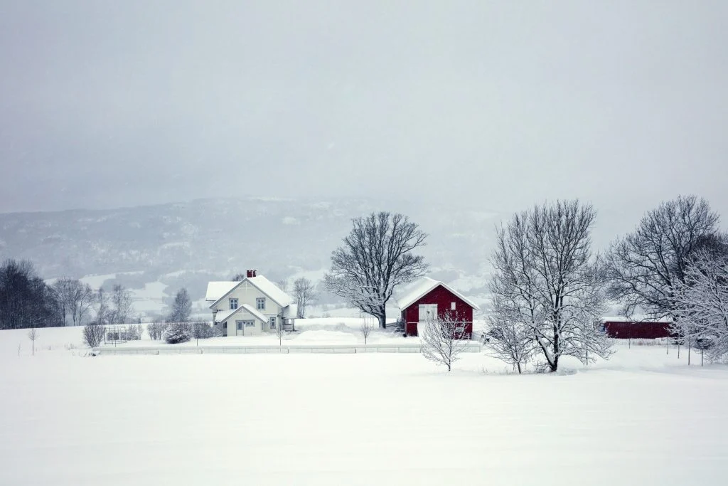 Kimerud-boerderij in een Noors winterlandschap